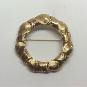Vintage Gold Crown Trifari Circle Brooch